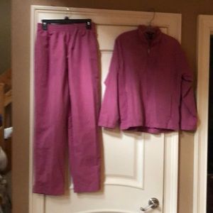 Women’s iPod sweatsuit